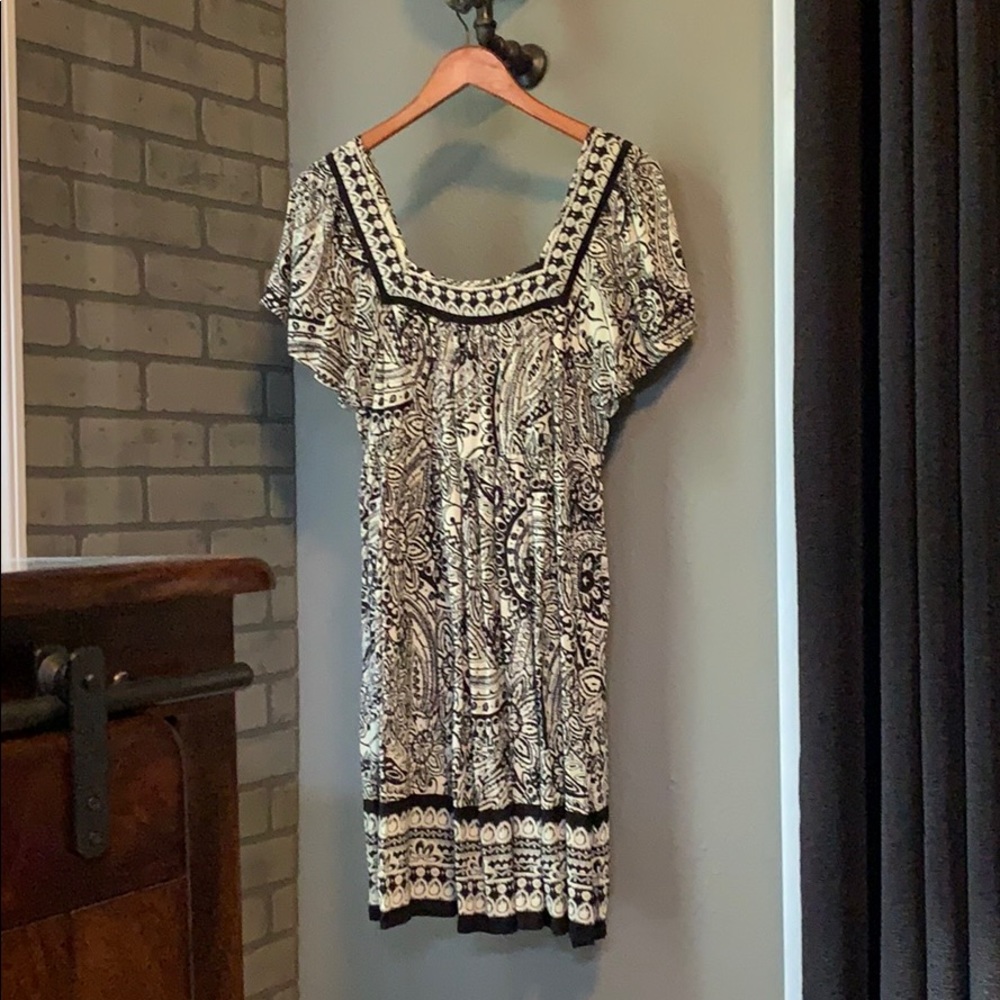 CUTE Black & Ivory Dress